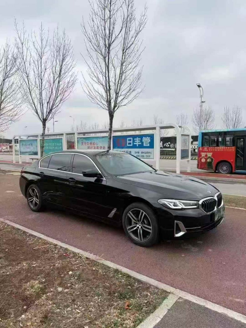 济宁23年宝马5系3