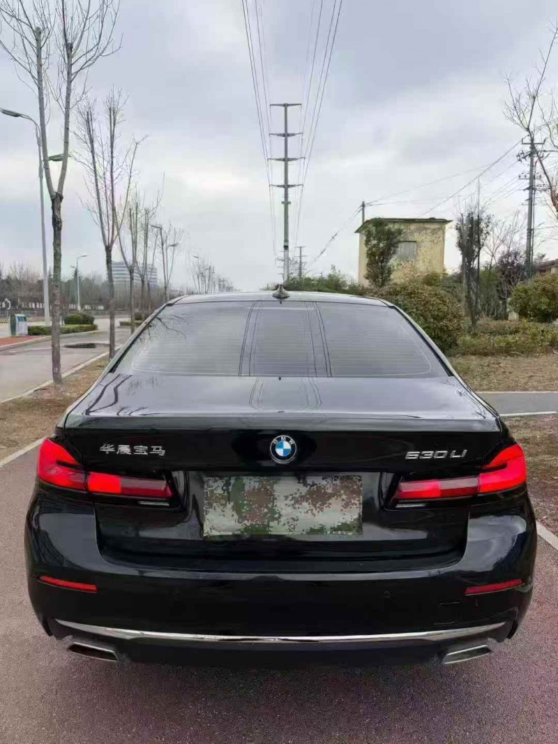 济宁23年宝马5系9