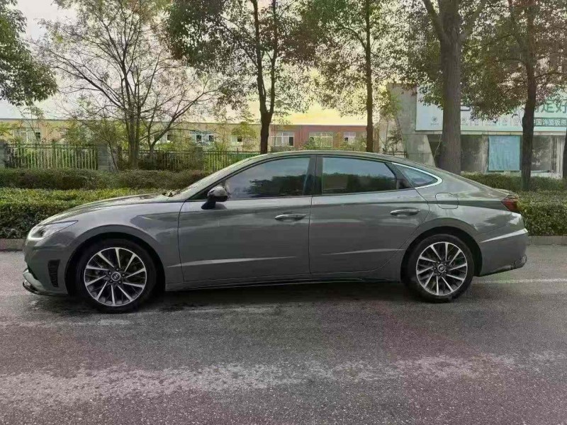 娄底20年现代索纳塔7