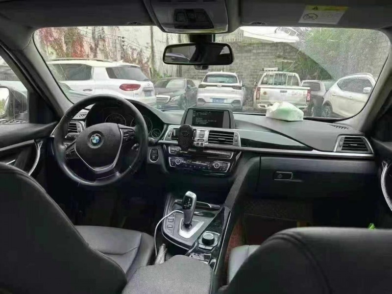 重庆16年宝马3系7