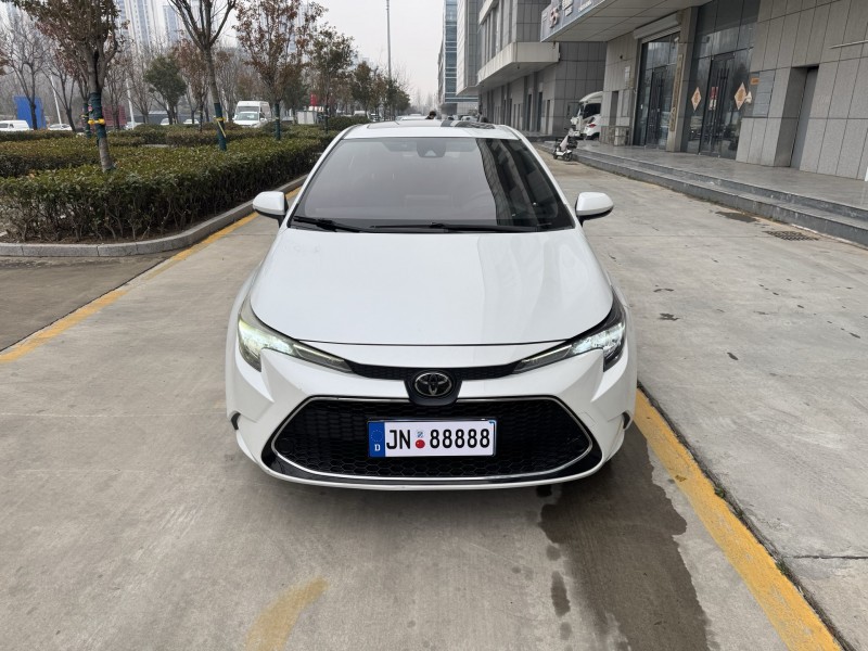 济宁21年丰田雷凌1