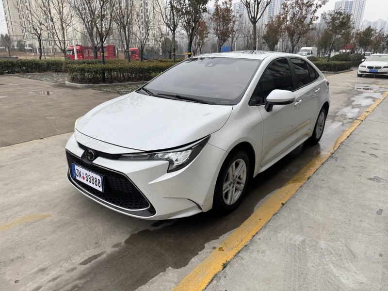 济宁21年丰田雷凌3