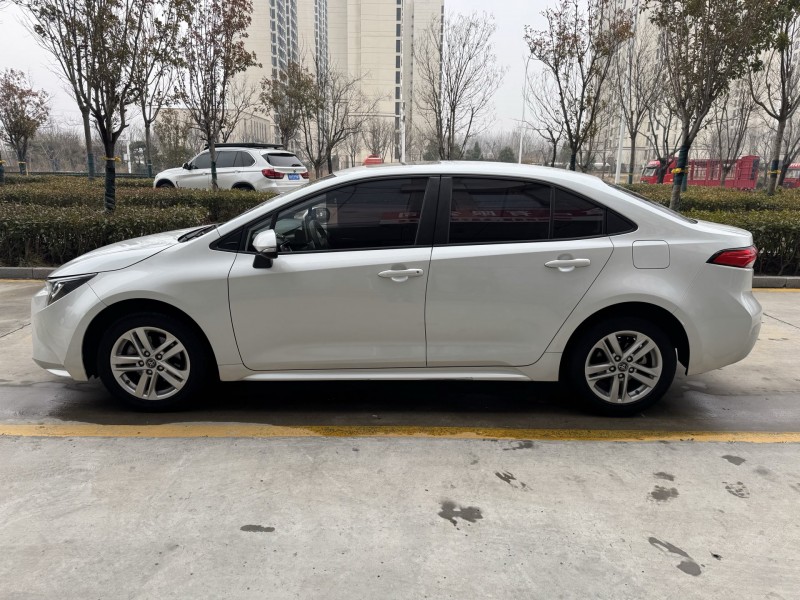 济宁21年丰田雷凌7