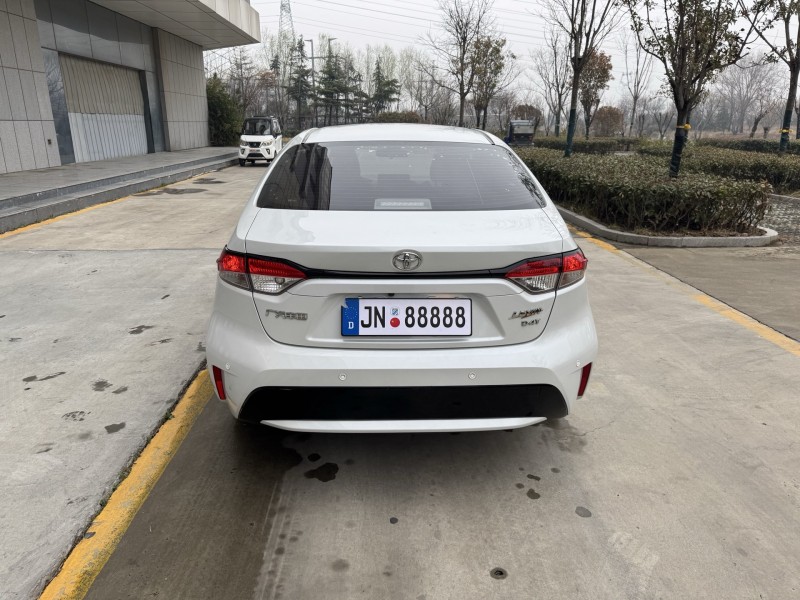 济宁21年丰田雷凌9