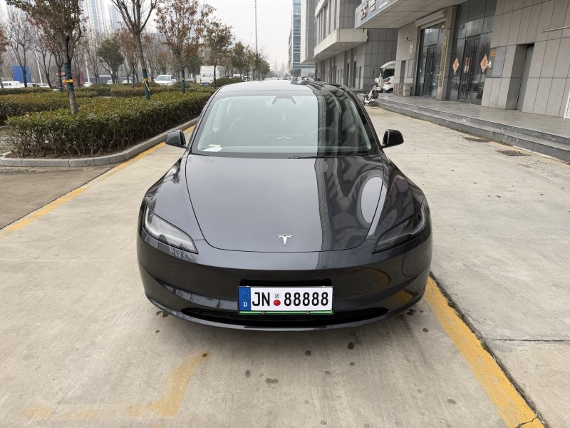 济宁23年特斯拉MODEL Y1