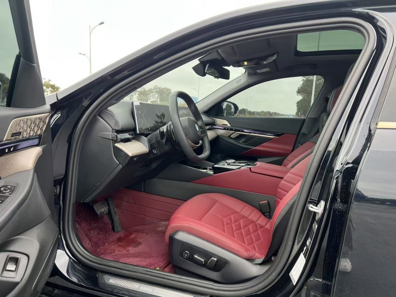 盐城25年宝马5系4