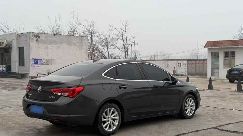 菏泽19年别克威朗7
