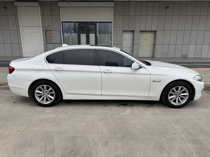 济宁13年宝马5系8