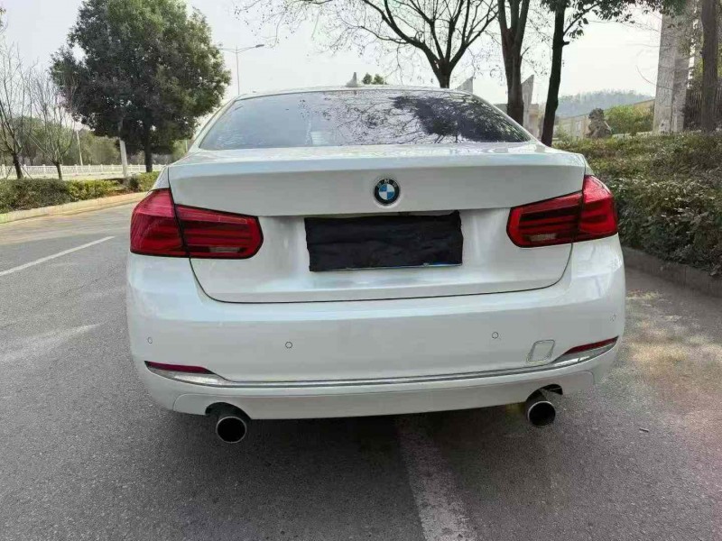 娄底16年宝马3系9