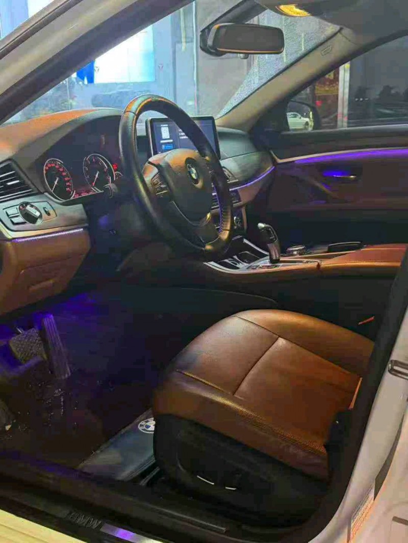 广州16年宝马5系4