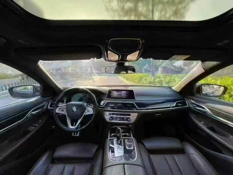 深圳17年宝马7系8