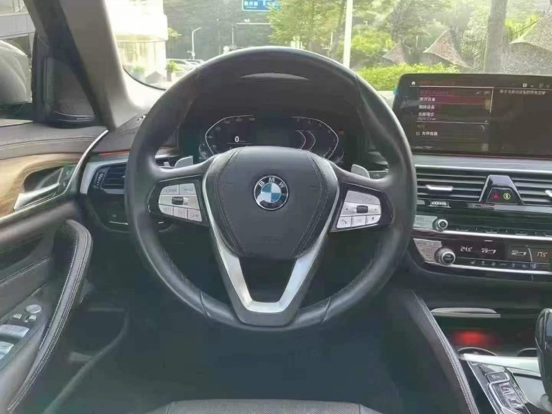 深圳22年宝马5系8