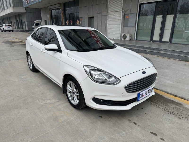 济宁19年福特福睿斯2