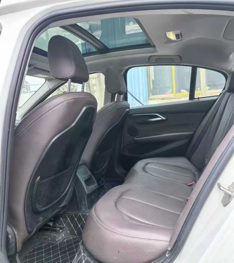 徐州20年宝马1系6