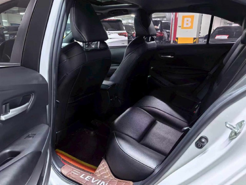 济宁21年丰田雷凌3