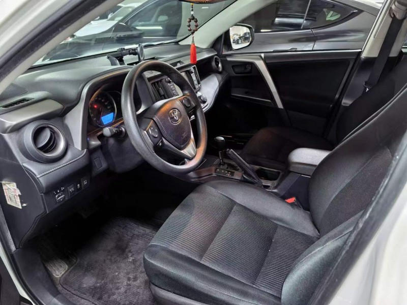 济宁17年丰田RAV4荣放2