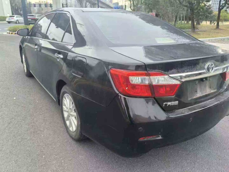 嘉興14年豐田凱美瑞6