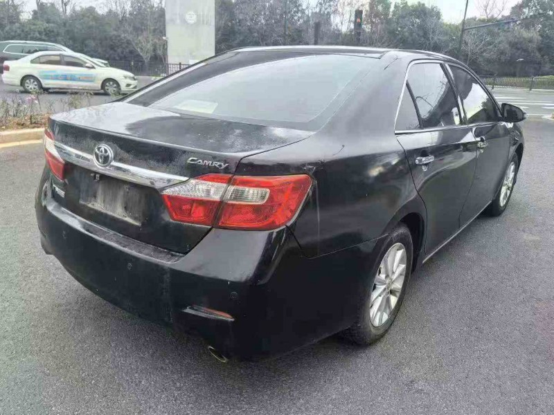 嘉興14年豐田凱美瑞7