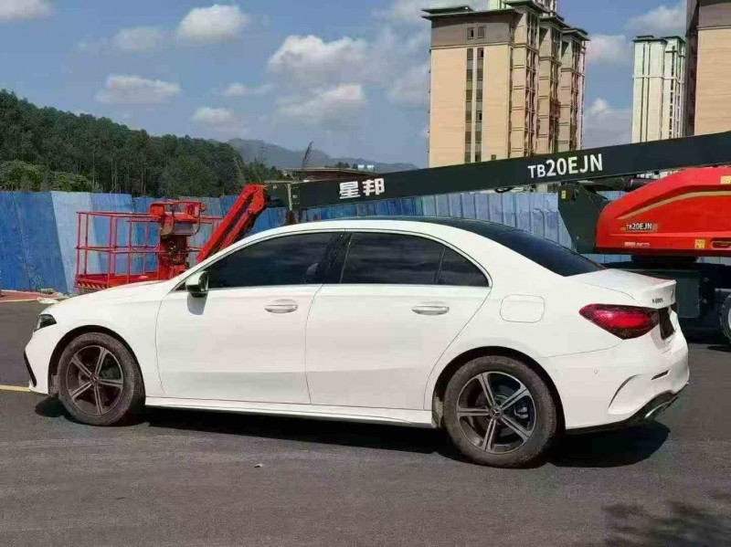 泉州23年奔驰A8