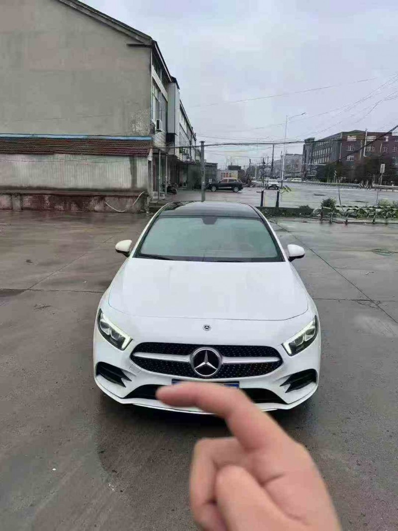 苏州21年奔驰A1