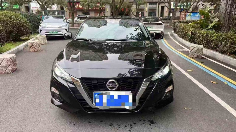 金华22年日产天籁1