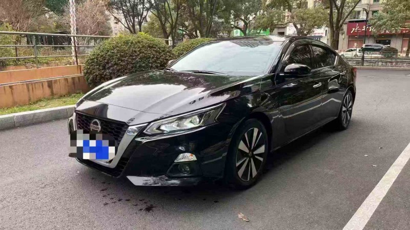 金华22年日产天籁3