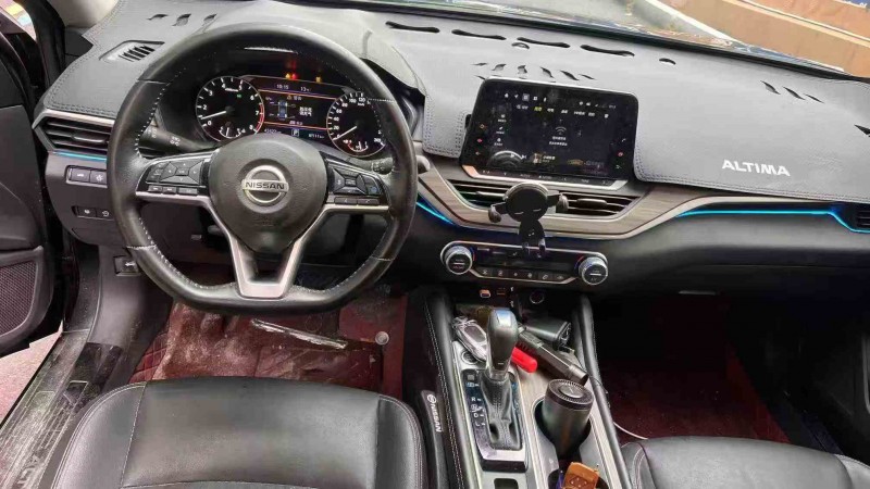 金华22年日产天籁5