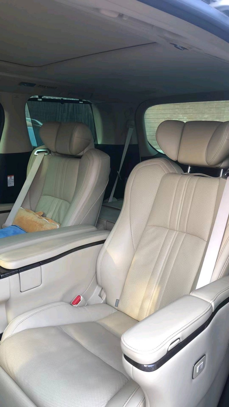 太原20年丰田威尔法3