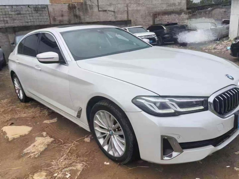 济宁23年宝马5系3