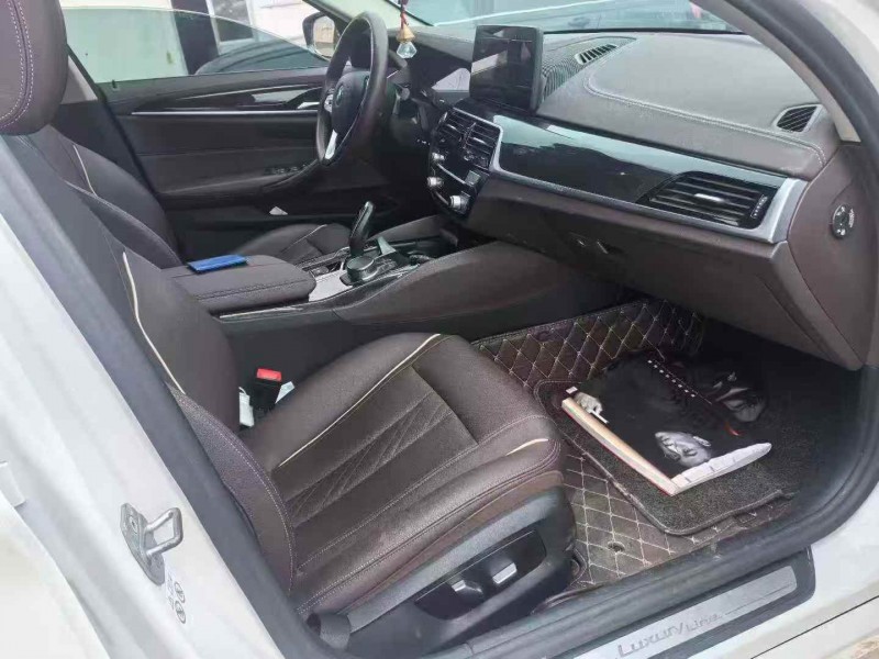 济宁23年宝马5系5