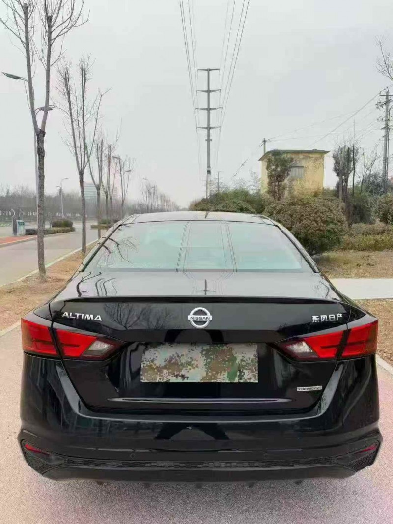 济宁22年日产天籁9