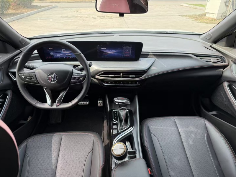 徐州25年别克威朗4