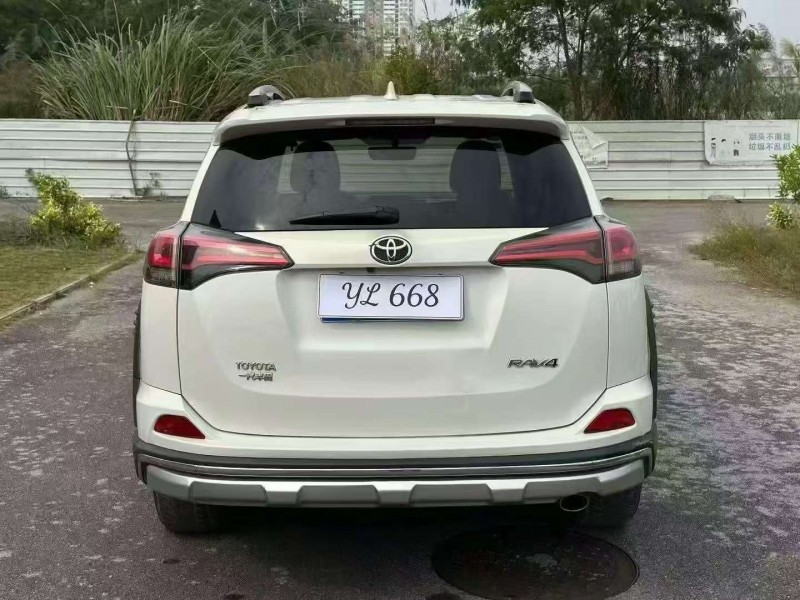 南寧19年豐田RAV4榮放9