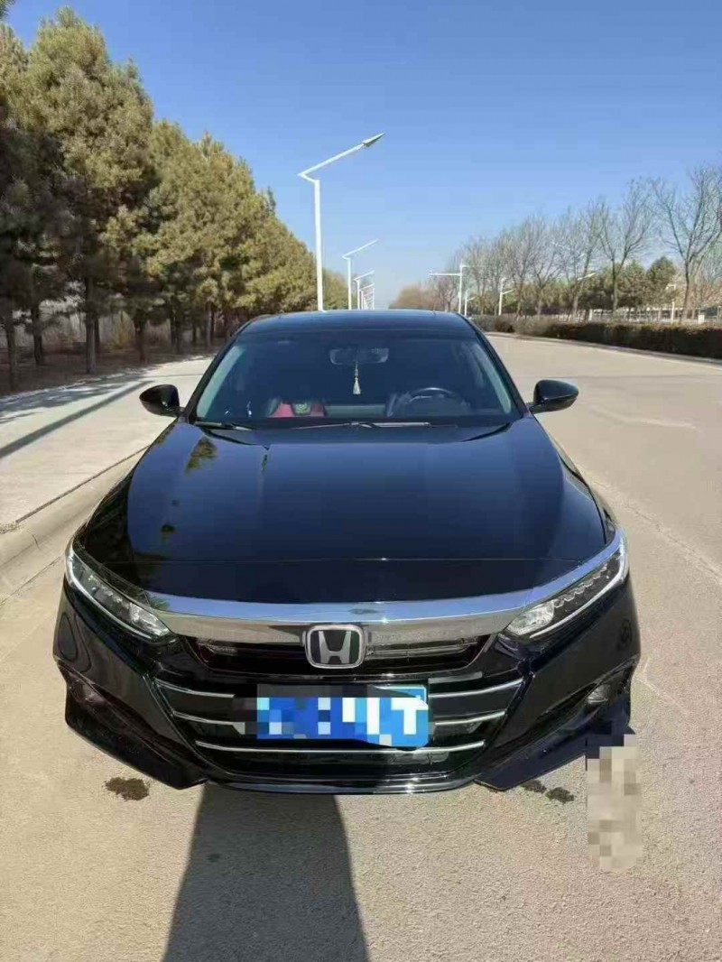 赤峰23年本田雅阁1