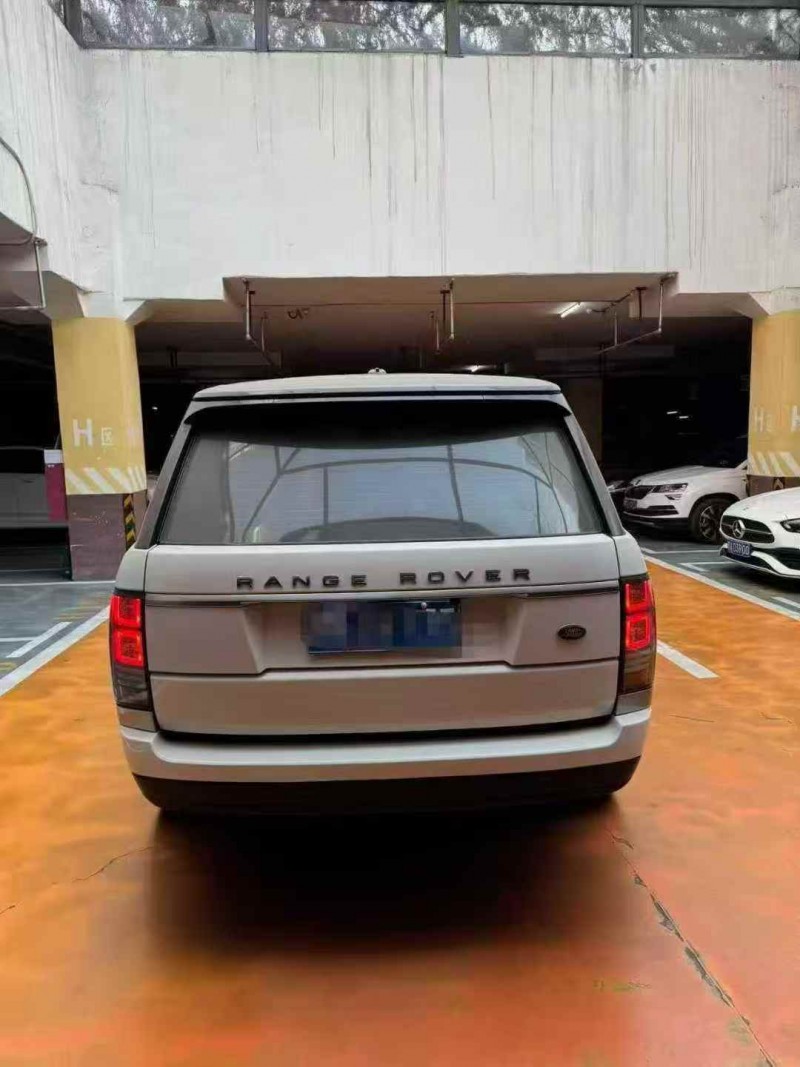 赤峰15年路虎揽胜行政8