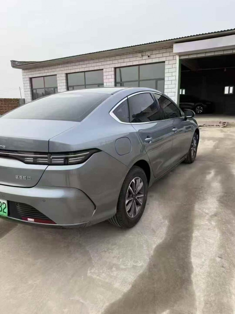 通辽25年比亚迪驱逐舰9