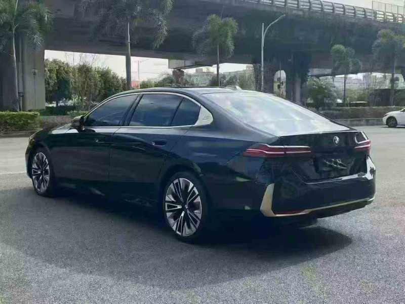 泉州24年宝马5系8