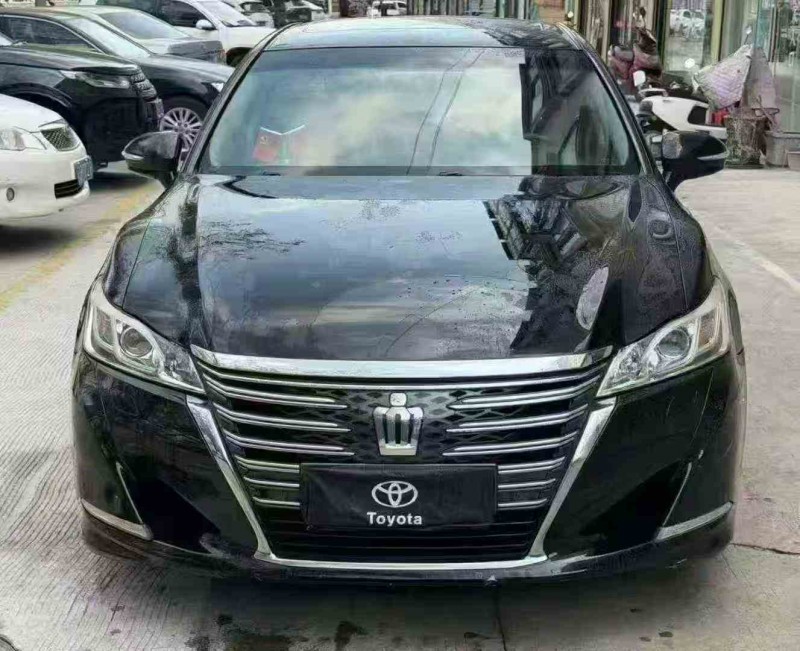 三明18年丰田皇冠1