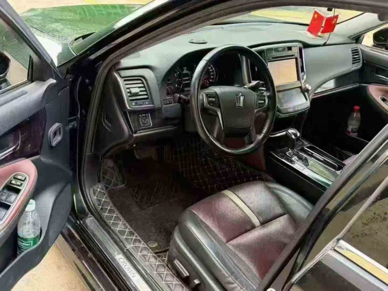 三明18年丰田皇冠4