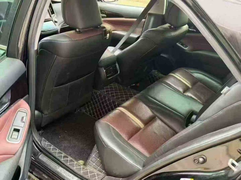 三明18年丰田皇冠5