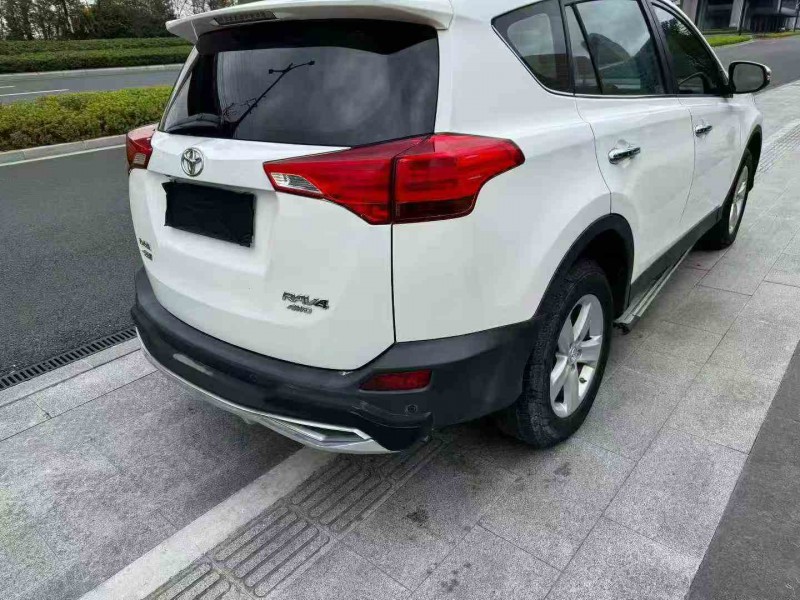 杭州14年丰田RAV48