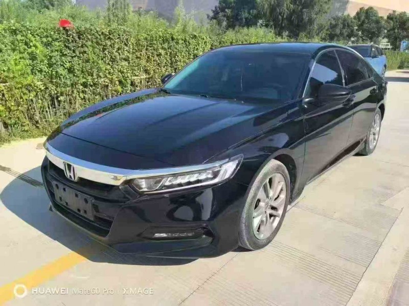 衢州19年本田雅阁2