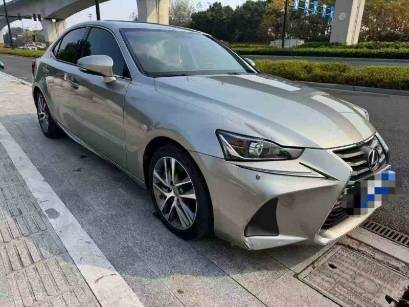 嘉兴18年雷克萨斯IS2