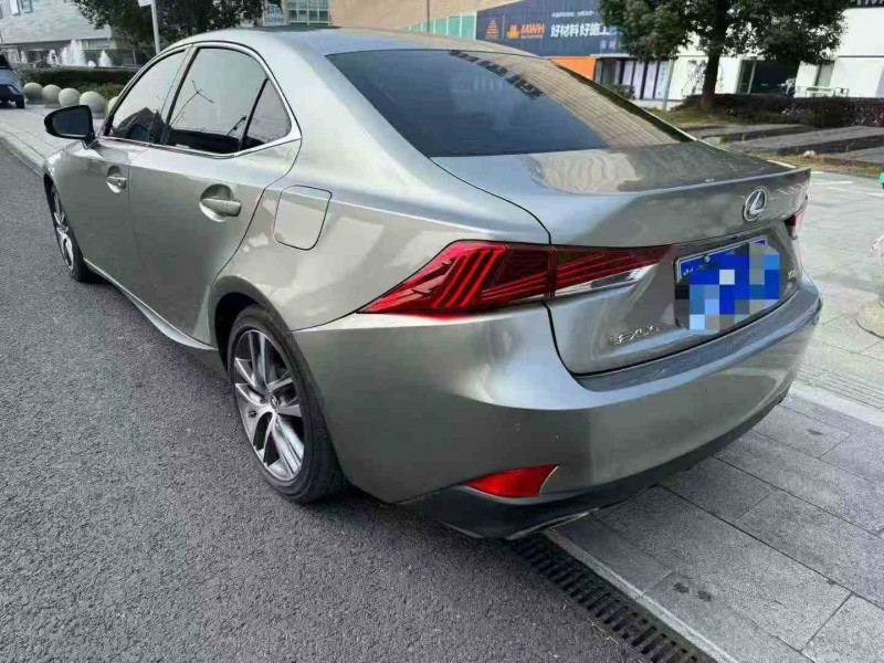 嘉兴18年雷克萨斯IS7