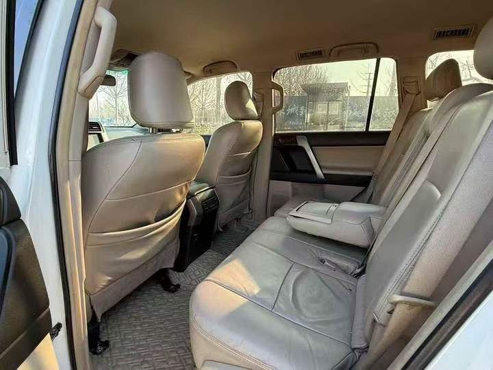 济南13年丰田普拉多2