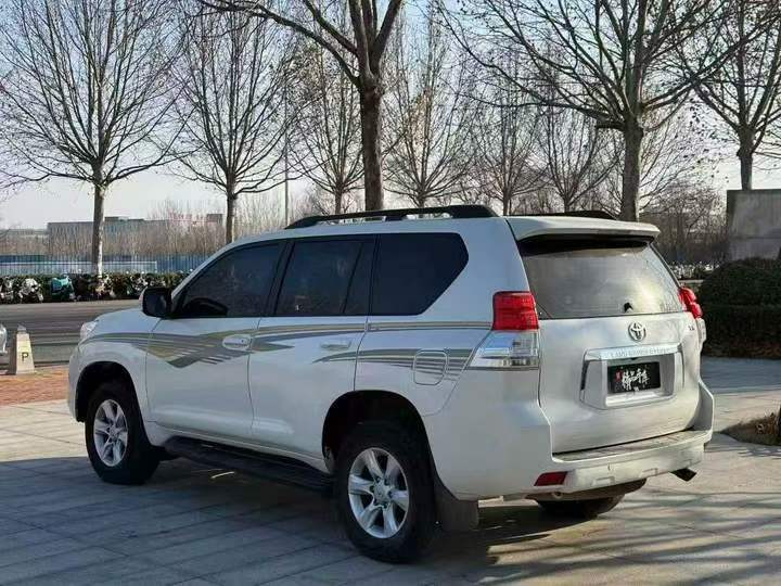 济南13年丰田普拉多3