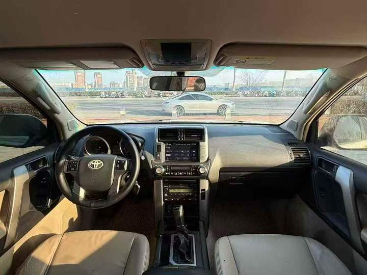 济南13年丰田普拉多6