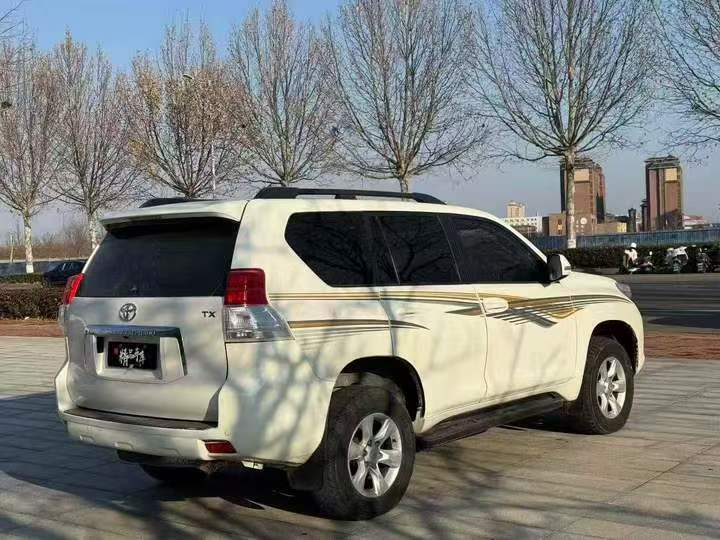 济南13年丰田普拉多9