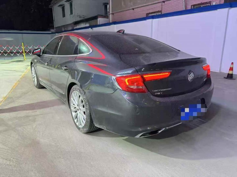 马鞍山16年别克君越7