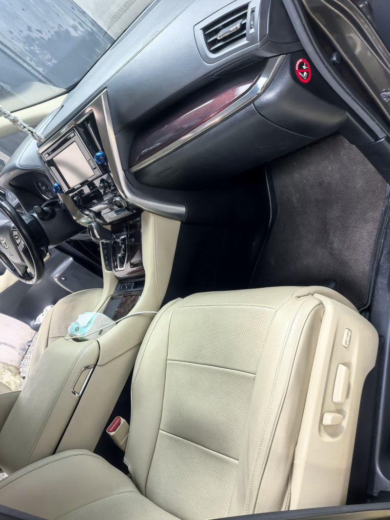 枣庄19年丰田埃尔法7